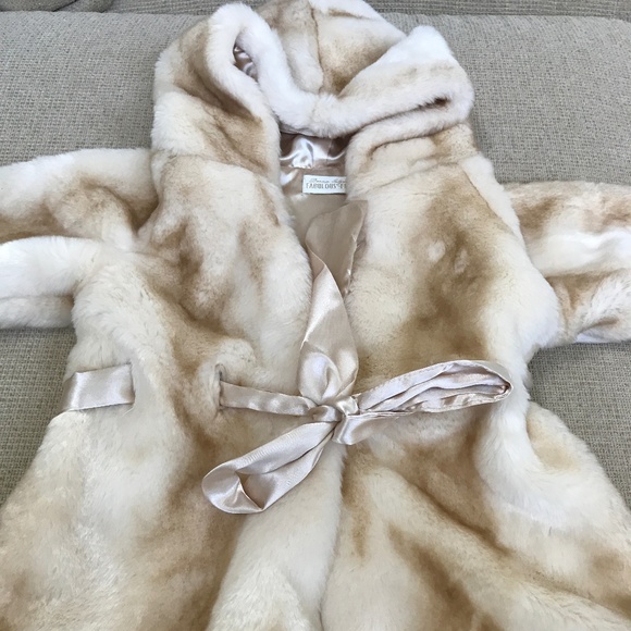 Donna Salyer's Fabulous Faux Fur girls coat size 3